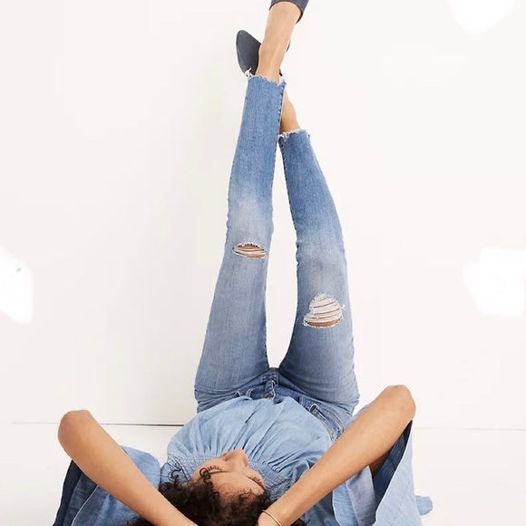 MADEWELL 9" Mid-Rise Skinny Jeans: Torn Knee 23 - Picture 2 of 13